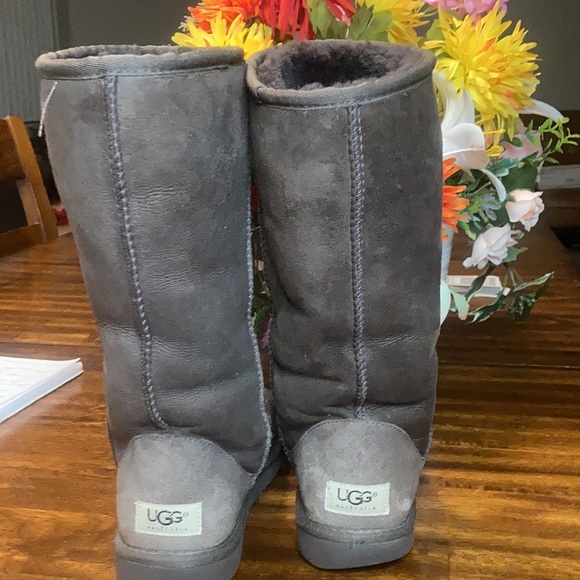 Ugg Australia classic tall boots. - Picture 4 of 12